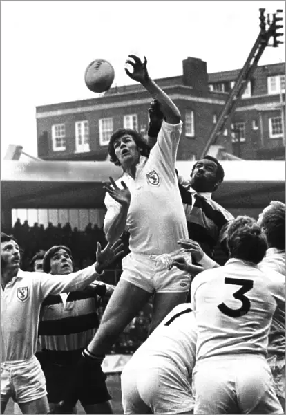 Barry Clegg, Swansea Rugby Union Player, match action, out jumps Cardiff players in line