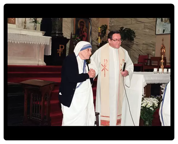Mother Teresa in church in Liverpool, Merseyside. 17th June 1996