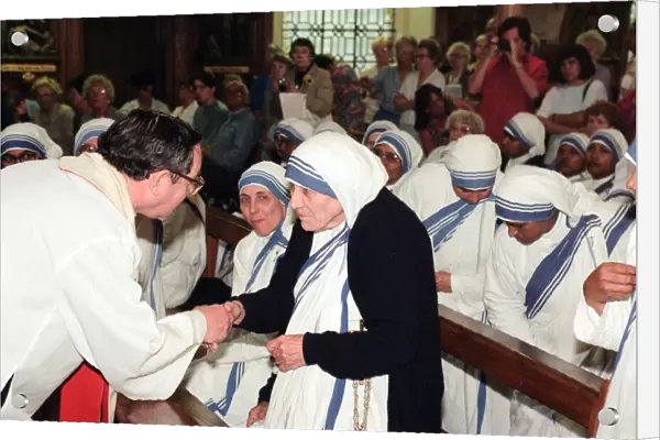 Mother Teresa in church in Liverpool, Merseyside. 17th June 1996