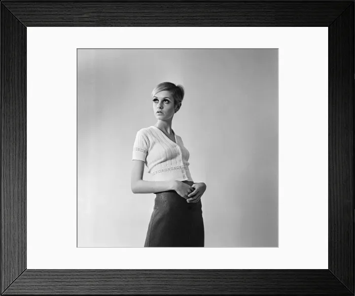 Framed Print : Twiggy Print - October 1966, London Framed Print : Twiggy Print - October 1966, London