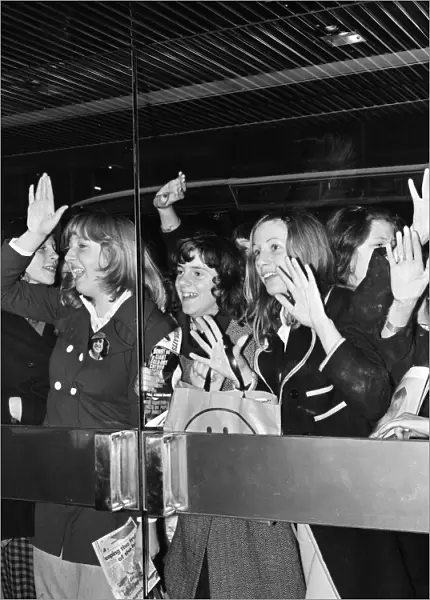 Fans waiting for The Osmonds at the Albany Hotel, Birmingham. 7th November 1972