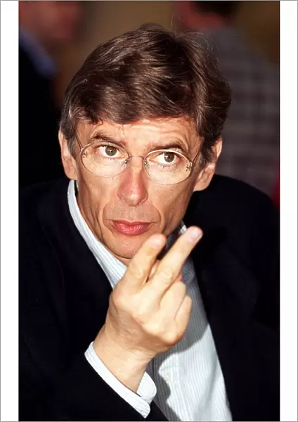 Arsene Wenger new Arsenal manager October 1996 mdtgu2