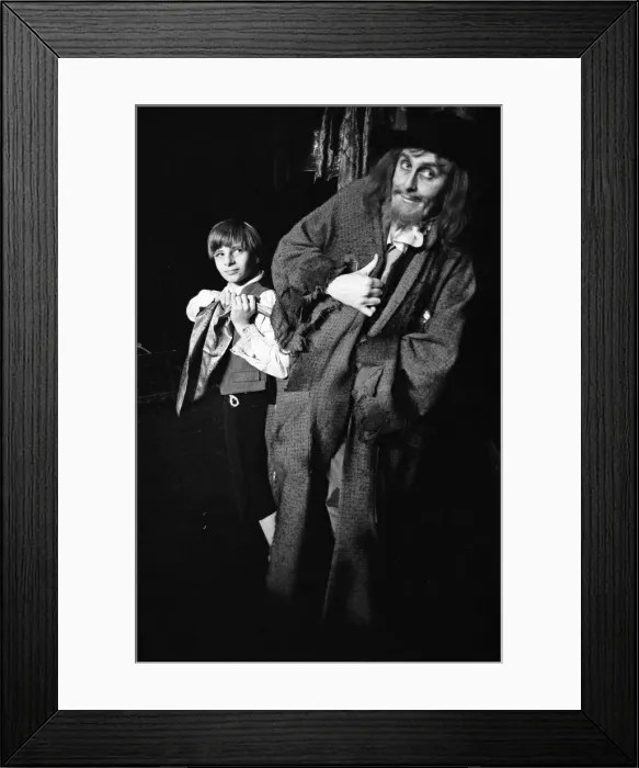Framed Print : Oliver Returns to the West End Stage Print - 25th April 1967 Framed Print : Oliver Returns to the West End Stage Print - 25th April 1967