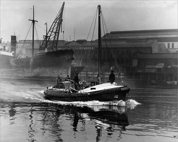 New lifeboat 'Milburn'for Holy Island leaves the River Wear. 4th June 1925