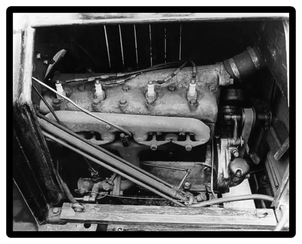 The Engine of a Model T Ford Car. The simple 4 cylinder 2