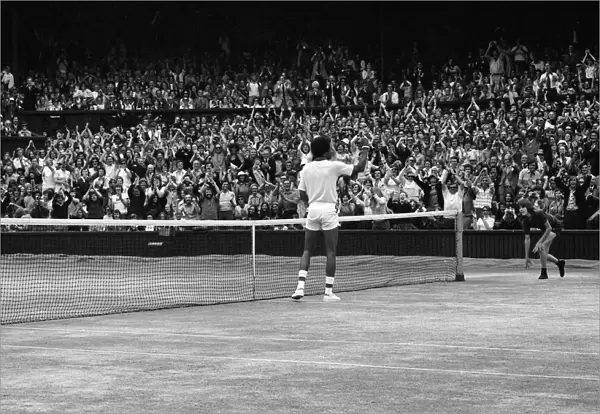 Arthur Ashe playing against Jimmy Connors in the Wimbledon Gentlemens Singles final