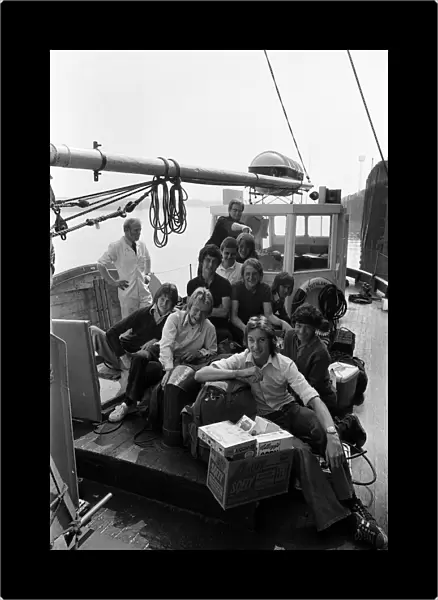 Southlands School children leave on school boat, Middlesbrough. 1975