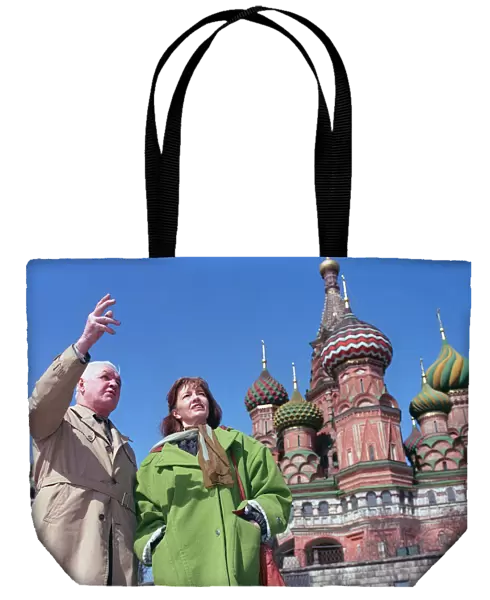 CHRISTINE KEELER IN MOSCOW WITH EUGENE IVANOV - APRIL 1993. CODE: 374145
