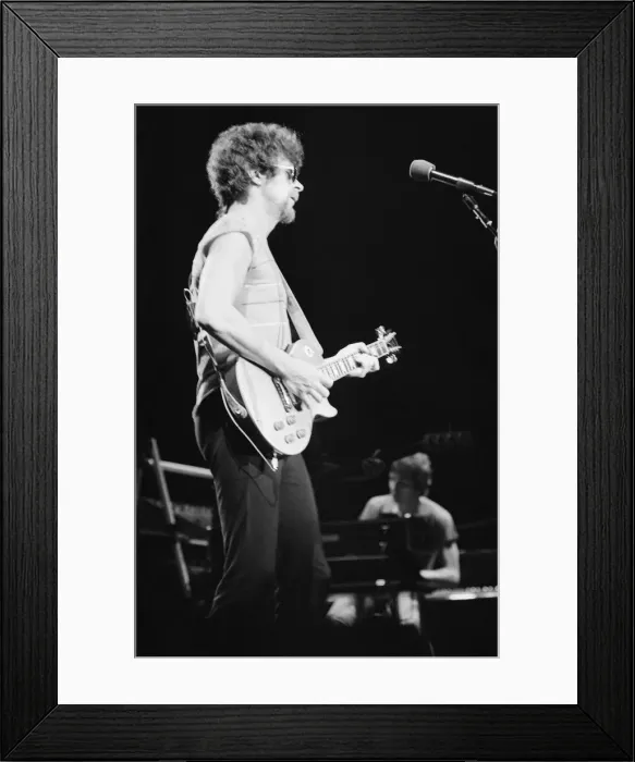 Framed Print : Print of Jeff Lynne performing at the Birmingham NEC in 1981 Framed Print : Print of Jeff Lynne performing at the Birmingham NEC in 1981