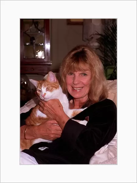 CARLA LANE (TV WRITER) WITH HER CAT 16  /  06  /  1989