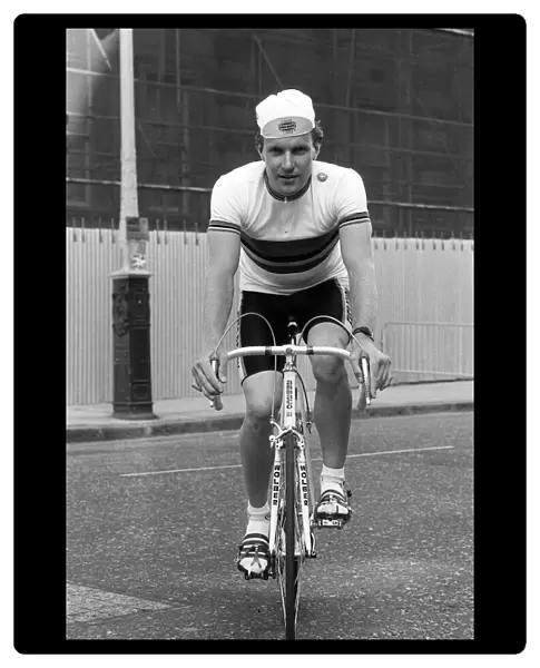 TONY DOYLE - CYCLIST 08  /  09  /  1986