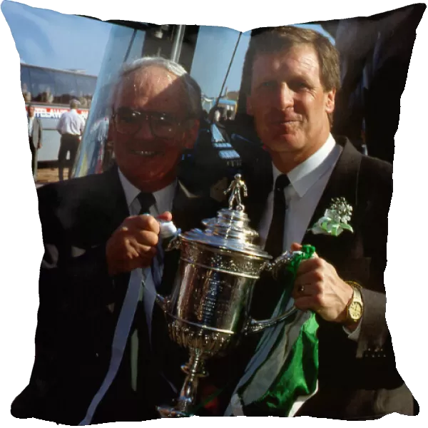 Billy McNeill & Jack McGinn with trophy May 1988 sdrscottishcupfinal