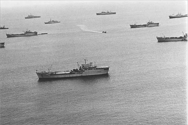 ROYAL NAVY ESCORTS WITH THE TASK FORCE DURING THE FALKLANDS WAR IN 1982