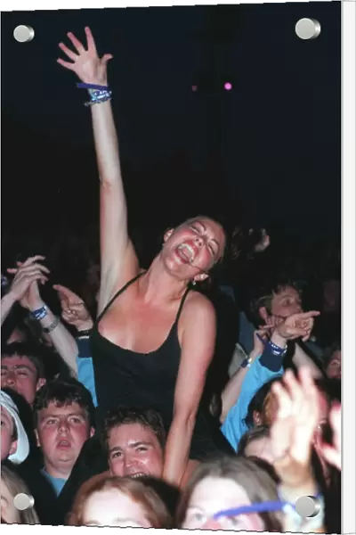 GIRL AT OASIS CONCERT IN CROWD AT KNEBWORTH - AUG 1996