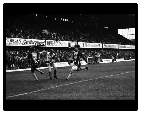 Stoke. v. Southampton. October 1984 MF18-03-070 The final score was a three one