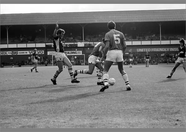 Everton v. Aston Villa. October 1984 MF18-01-053 The final score was a two one