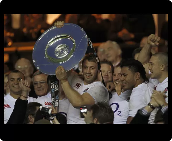 Chris Robshaw Lifts The Trophy After Beating New Zealand