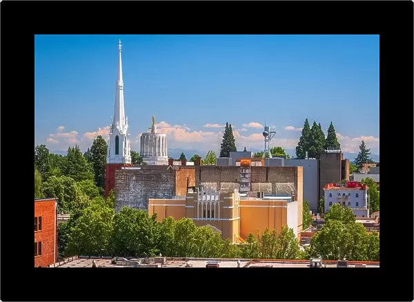 Salem, Oregon, USA downtown cityscape in the afternoon