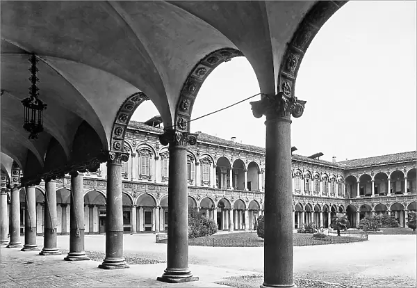 A detail of the courtyard of the former General Hospital, now location of the State University. Built by the architect Francesco Maria Richini in collaboration with Fabio Mangone and Giovanni Battista Pessina