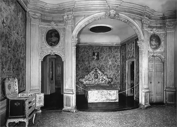 Alcove room (from the Palazzo Carminati in San Stae), rebuilt in the Ca Rezzonico in Venice