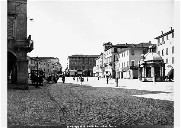 Glimpse of piazza Giulio Cesare in Rimini
