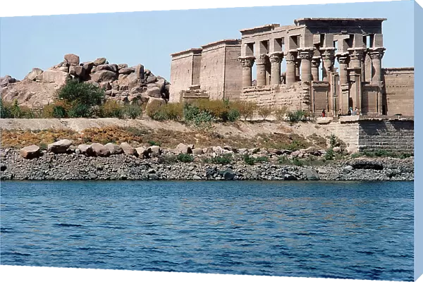 Aswan, the temple remained Files water until a few years ago, was moved and rebuilt in the 70s by an Italian team