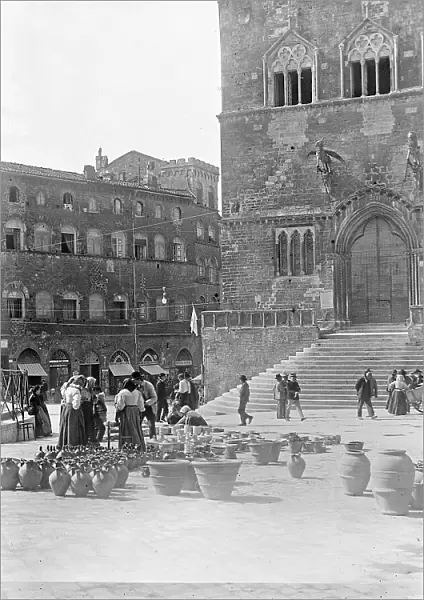 Sellers of terracotta pots in Piazza IV Novembre in Perugia