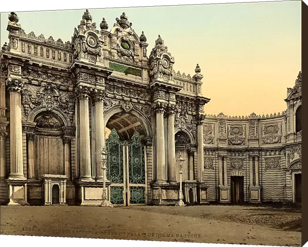 The entrance to Dolmabahce Sarayi in Istanbul