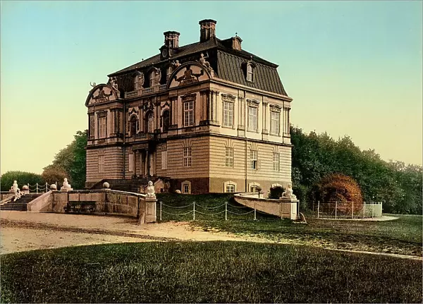 Hunting-lodge Ermitagen, placed in Jgersborg Dyrehave Park, in Copenaghen, Denmark. Architectural work by L. de Thurah