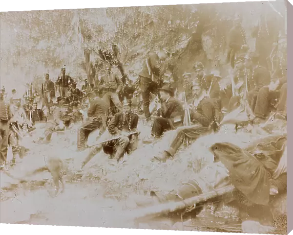 Group of soldiers; on the right, the corpse of the bandit Tommaso Virdis