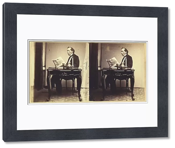 Stereoscopic photography showing a man reading the newspaper