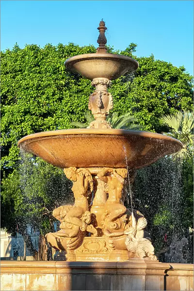 Florida, Palm Beach, water fountain at the Breakers Hotel
