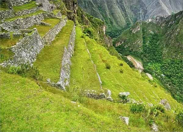 Peru, Machu Picchu ruins and Urubamba river