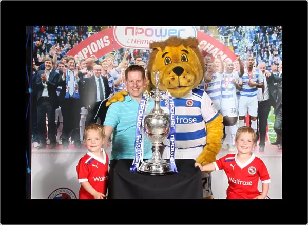 Reading FC's Unforgettable Championship Win: A Triumphant Photoshoot with The Fans (2012)