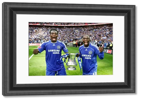 Chelsea's Essien and Makelele Triumph: FA Cup Victory over Manchester United (2007)