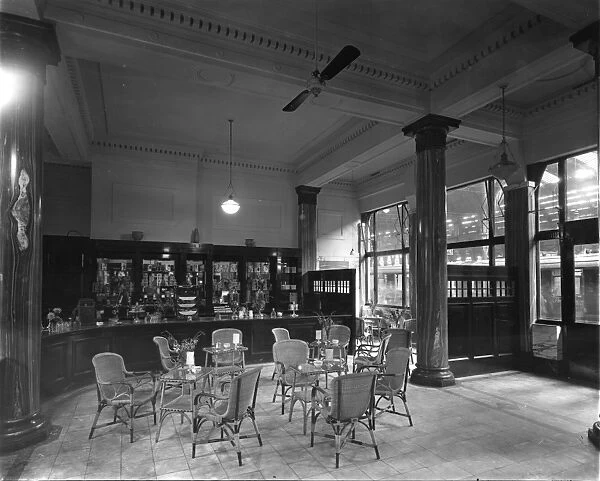 Refreshment Rooms, Paddington Station, c. 1923