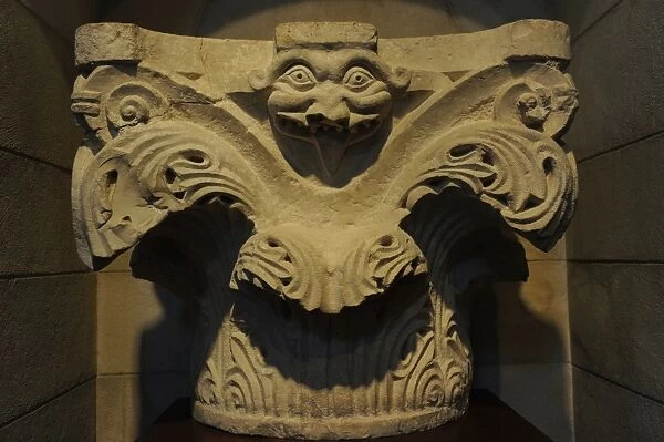 Acanthus capital decorated with the head of a monster