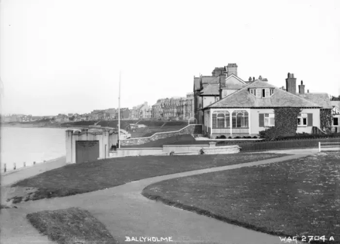 Framed Print : Ballyholme Print: Early 20th-century View of Bangor Seashore