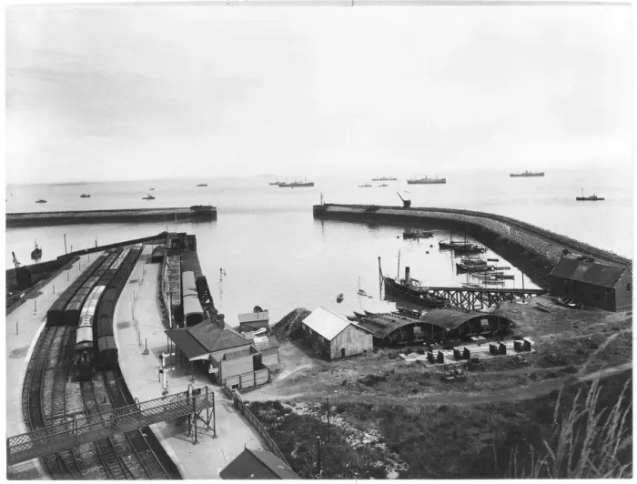 Framed Print : Barry Harbour Print - 1925 Photograph Framed Print : Barry Harbour Print - 1925 Photograph