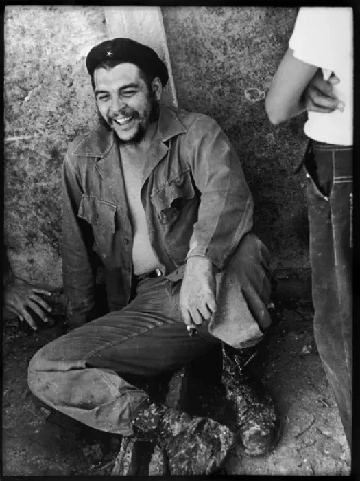 Framed Print : Che Guevara Print - A photograph of Che Guevara relaxing