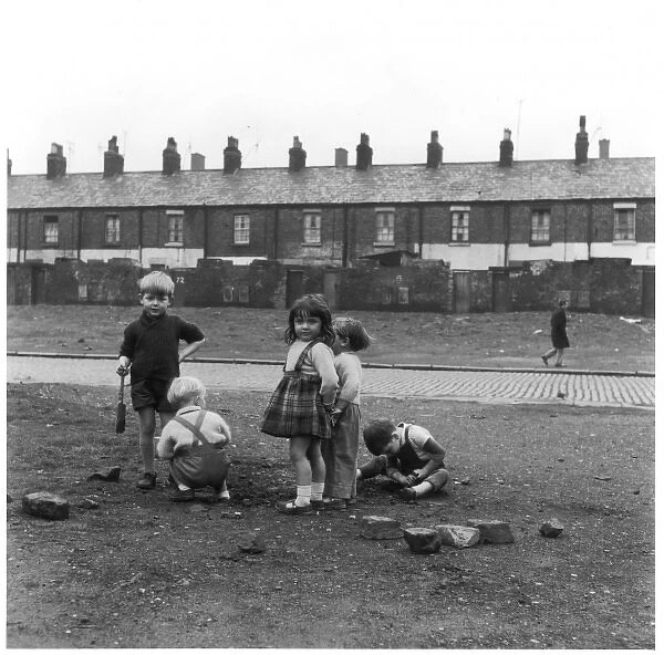 Children  /  Rubble 1960S