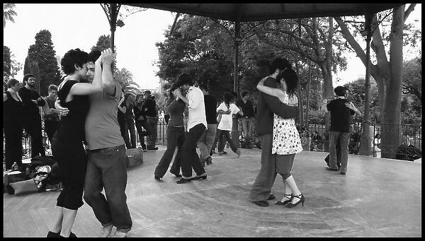 Dancing in the park Barcelona