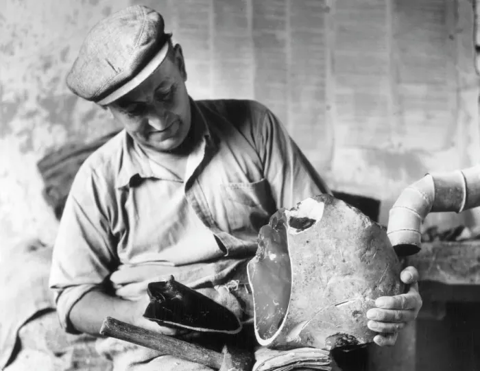 Framed Print : The Flint Knapper Print, Brandon, Suffolk, 1950s Framed Print : The Flint Knapper Print, Brandon, Suffolk, 1950s