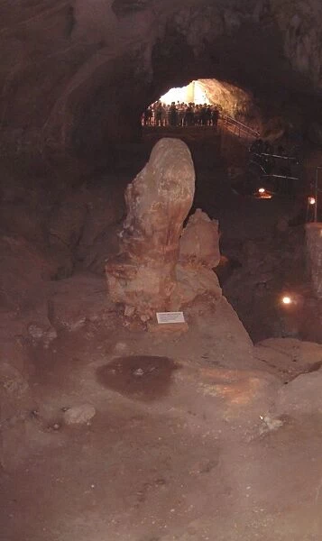 Ghar Dalam Cave  /  Malta