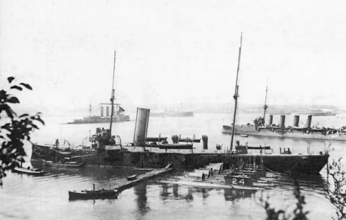 Framed Print : HMS Forth in Devonport Print, 1914 Framed Print : HMS Forth in Devonport Print, 1914
