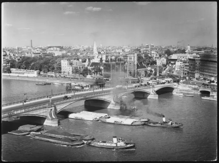 Framed Print : Lambeth Bridge Print: Industrial Steam Tugs Underneath Framed Print : Lambeth Bridge Print: Industrial Steam Tugs Underneath