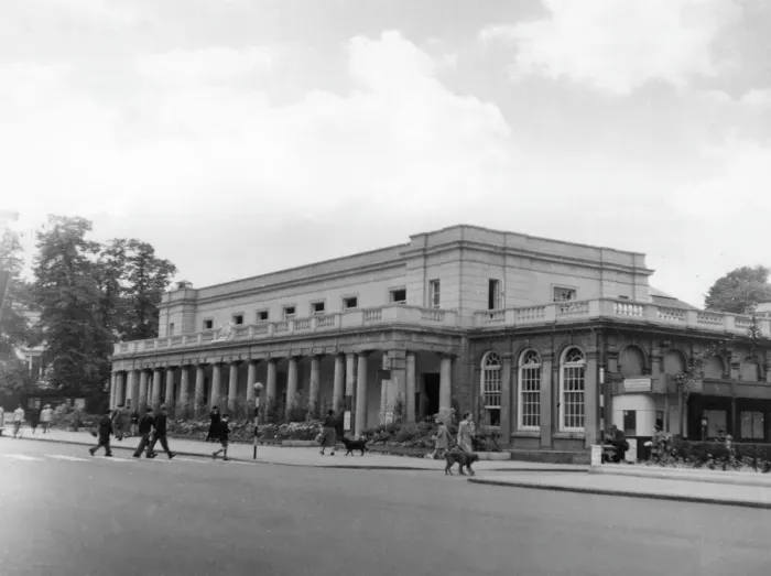 Framed Print : Leamington Spa Pump Room Print, 1814 Framed Print : Leamington Spa Pump Room Print, 1814