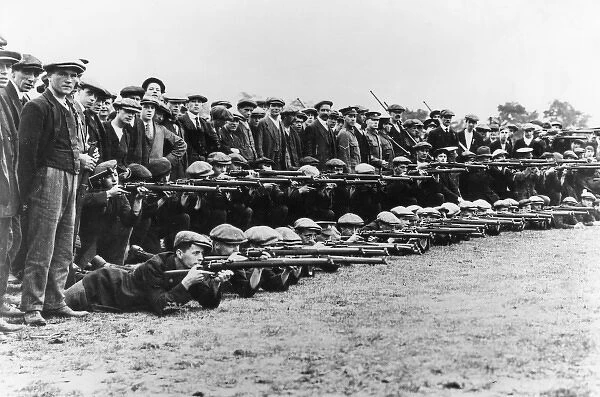 Lincolnshire Regiment recruits at rifle drill, WW1