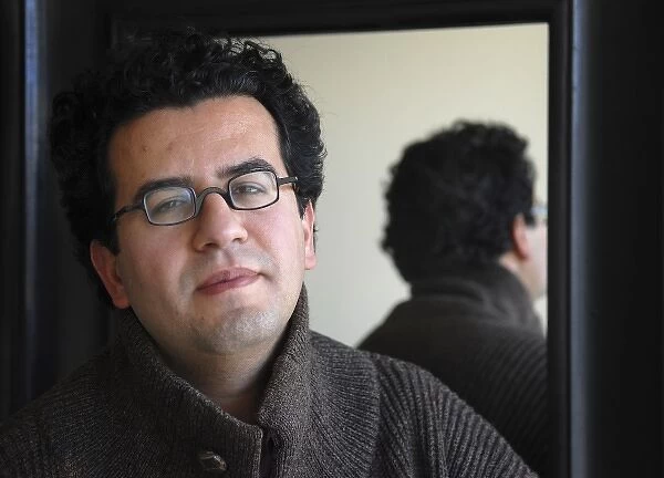 MATAR, Hisham (1970). Libyan writer. Portrait