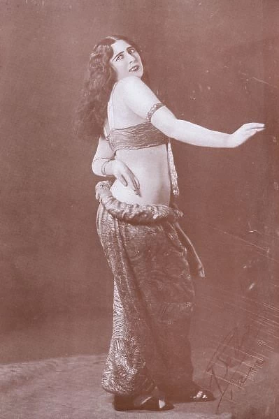 Mlle Zulaika from the Palace Theatre, Paris
